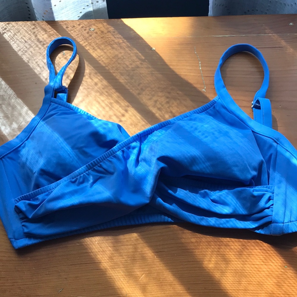 Venus wrap-look bikini top, DDD